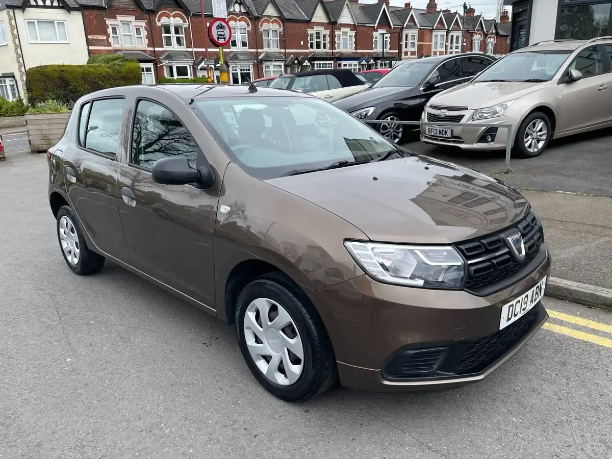 Used Dacia Sandero Essentiel 90 HP (66 kW) 2019 Brown Hatchback