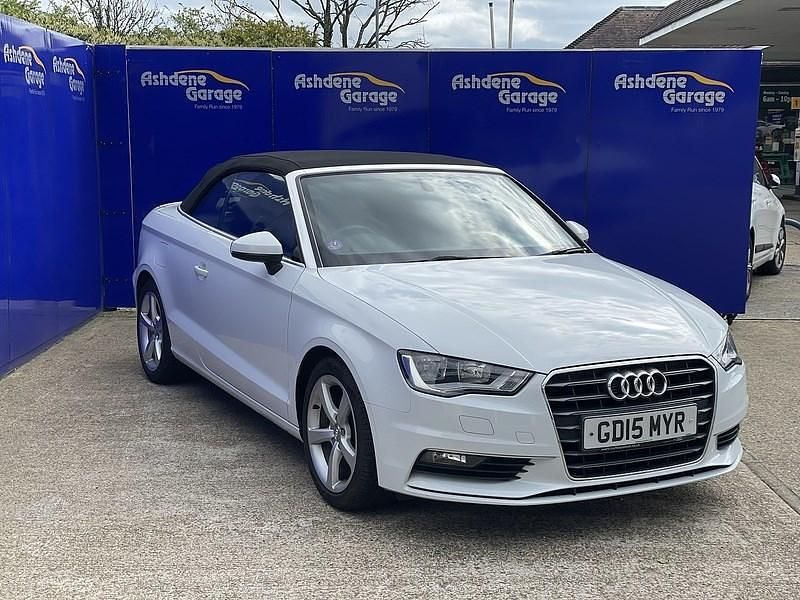 Usado Audi A3 Cabriolet Sport 150 HP (110 kW) 2015 Branco Cabrios