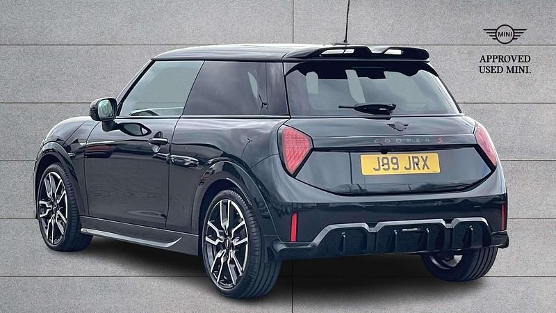 Used Mini Cooper S Hatch 201 HP (147 kW) 2024 Black Hatchback