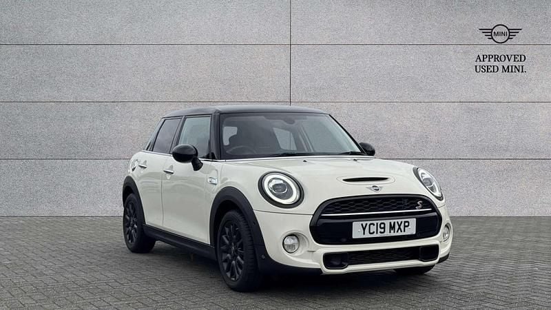 White Used 2019 Mini Cooper S Classic Hatchback | £17,911 (Good price) - Image 1/4