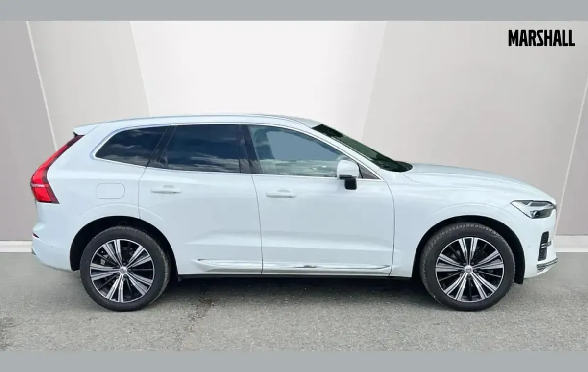 Used Volvo XC60 Inscription 235 HP (172 kW) 2021 White SUV