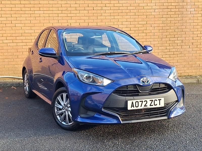 Used Toyota Yaris Hybrid 116 HP (85 kW) 2023 Blue Hatchback