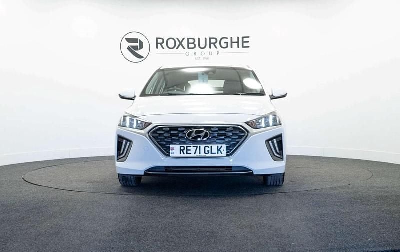 Used Hyundai Ioniq Premium 141 HP (103 kW) 2021 White Hatchback
