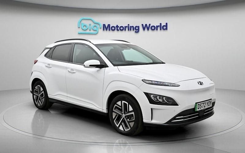 Used Hyundai Kona Premium 150 kW (204 HP) 2022 White SUV