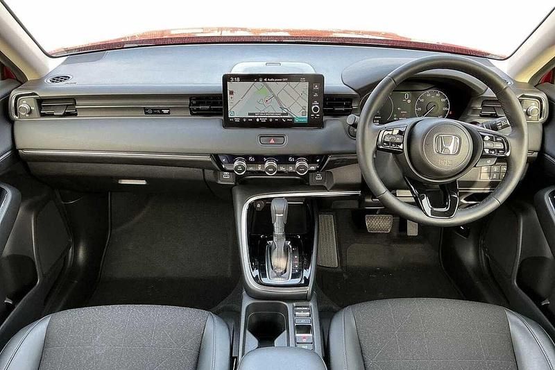 Used Honda HR-V Advance 131 HP (96 kW) 2023 Crystal red SUV