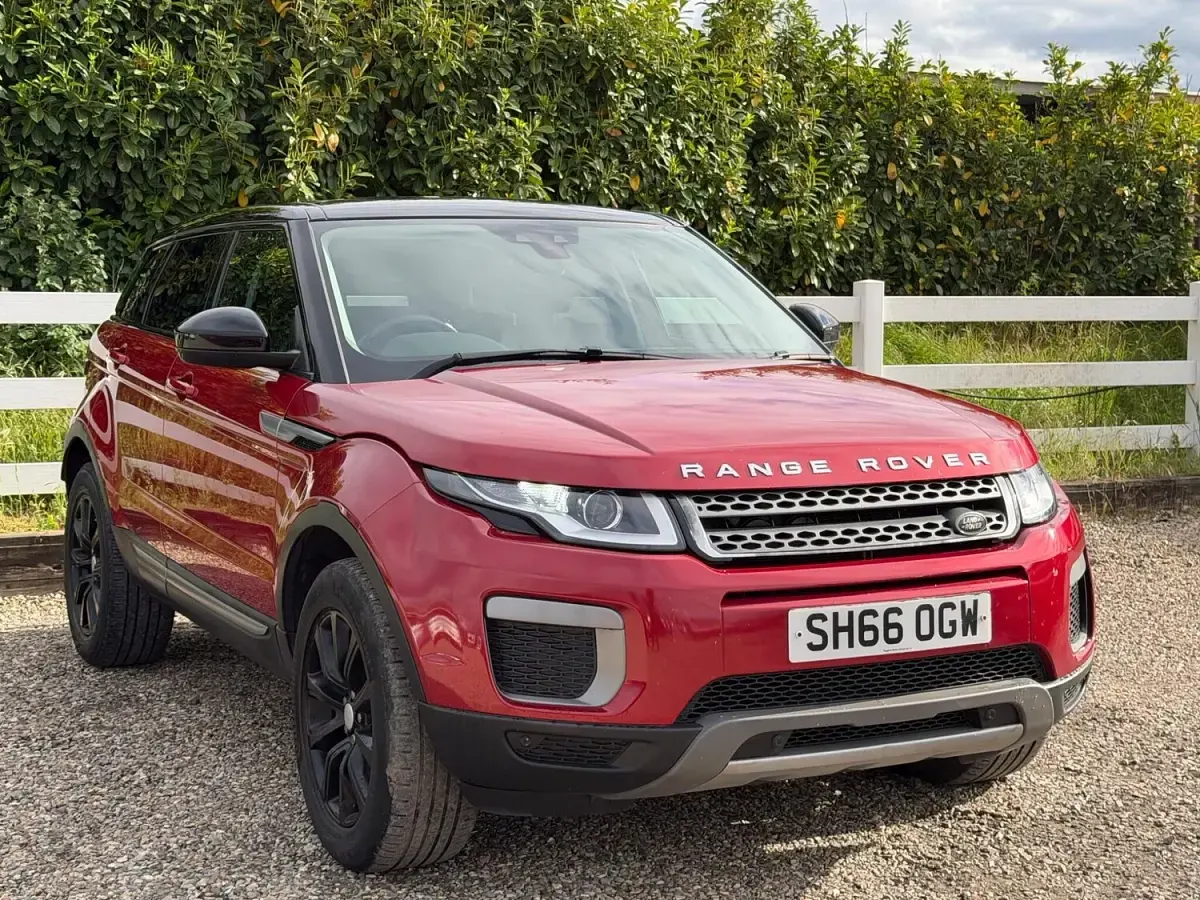 Used Land Rover Range Rover evoque SE 2016 Red Estate
