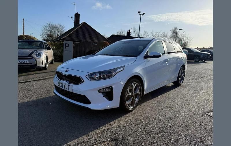 Used Kia Ceed Sportswagon 158 HP (116 kW) 2021 White Estate