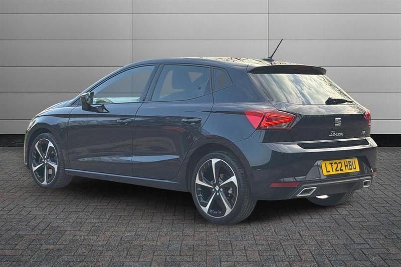 Used Seat Ibiza FR Sport 110 HP (80 kW) 2022 Asphalt blue Hatchback