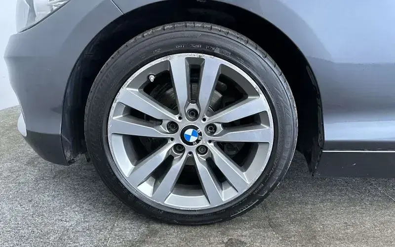 Used BMW 118 Sport Line 136 HP (100 kW) 2017 Grey Hatchback