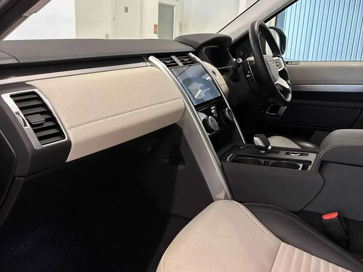 Used Land Rover Discovery 5 HSE Dynamic 2024 Grey SUV