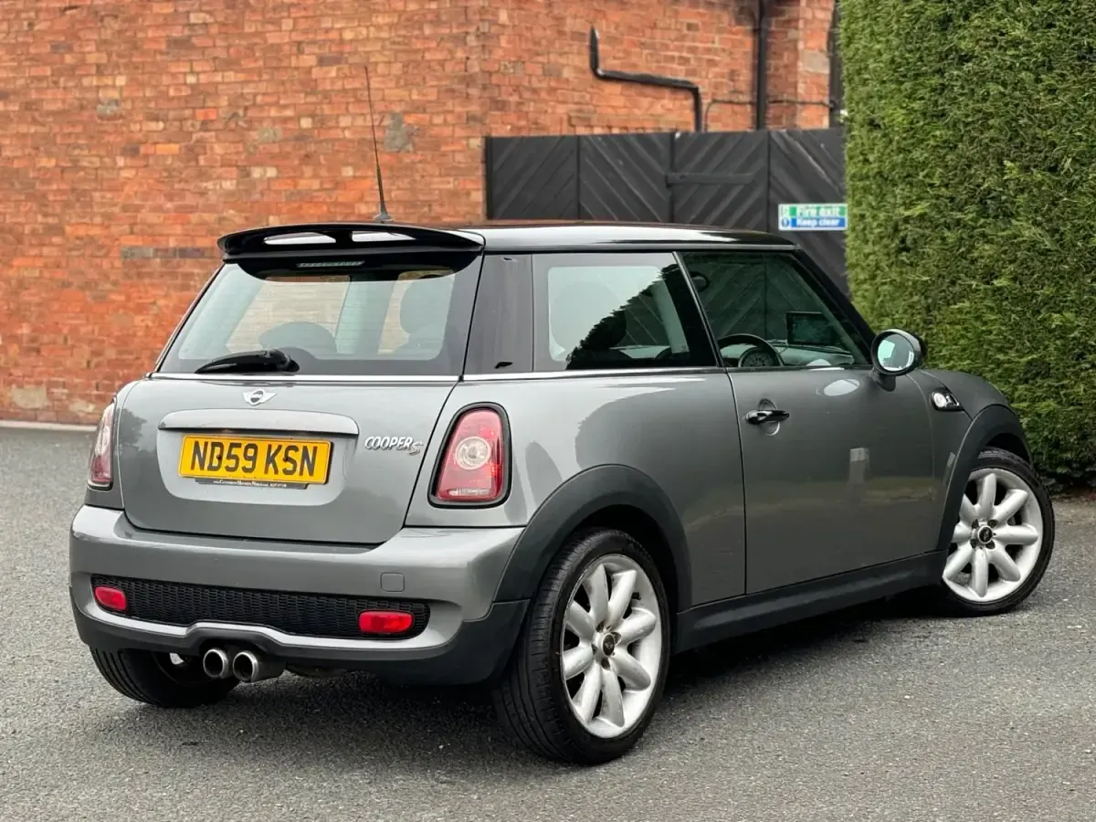 Usado Mini Cooper S Hatch 2009 Cinzento Citadino