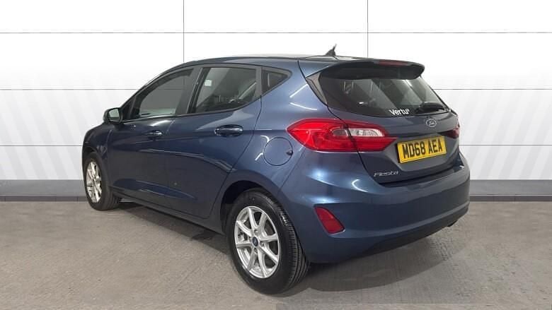 Usado Ford Fiesta Zetec 101 HP (74 kW) 2018 Azul Citadino