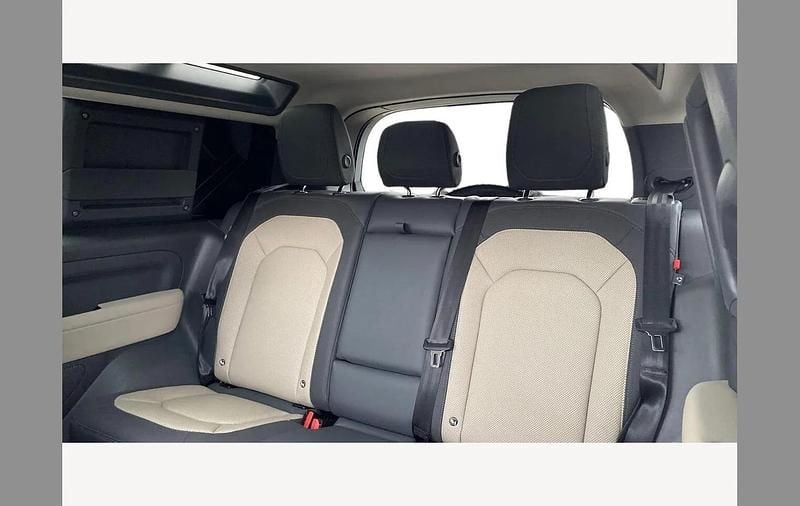 Used Land Rover Defender SE Dynamic 250 HP (183 kW) 2022 Silver SUV