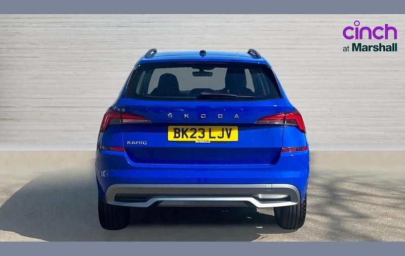 Used Skoda Kamiq SE 95 HP (69 kW) 2023 Blue SUV