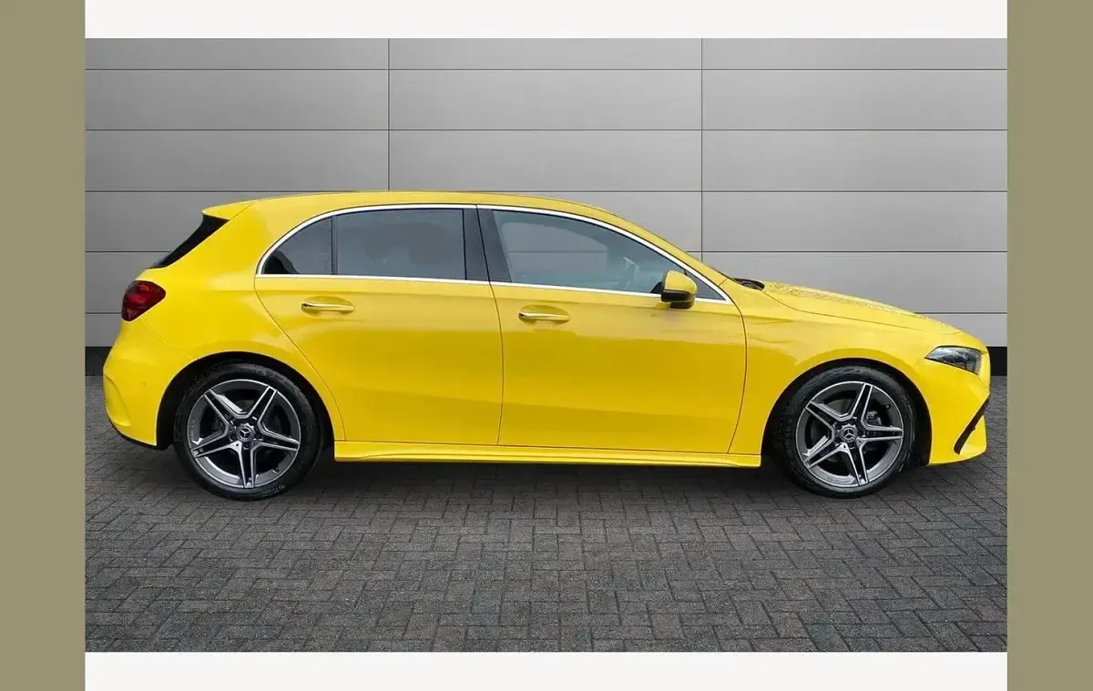 Used Mercedes A180 Executive 148 HP (108 kW) 2023 Yellow Hatchback