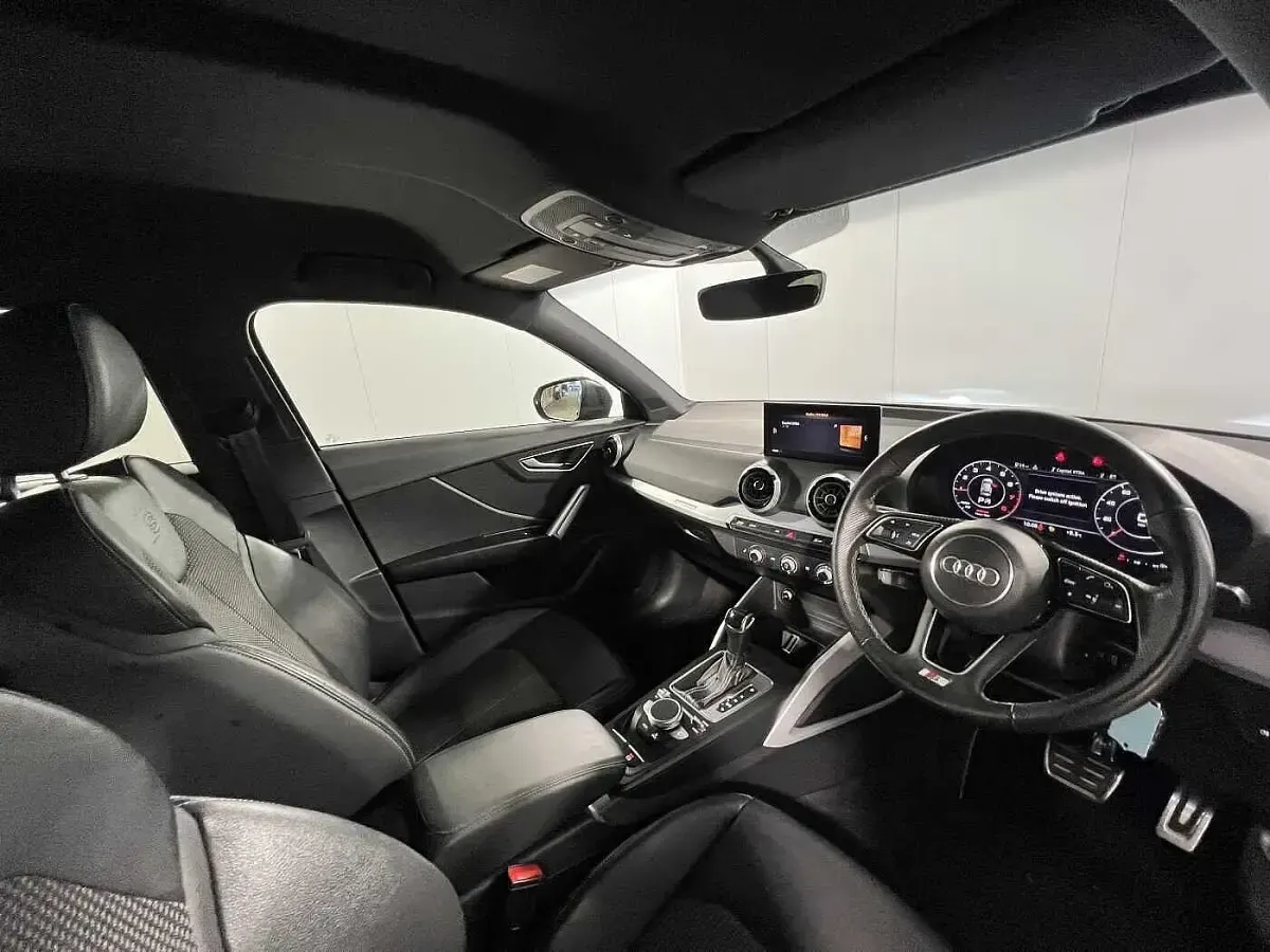 Usado Audi Q2 S-Line 150 CV (110 kW) 2022 Gris SUV