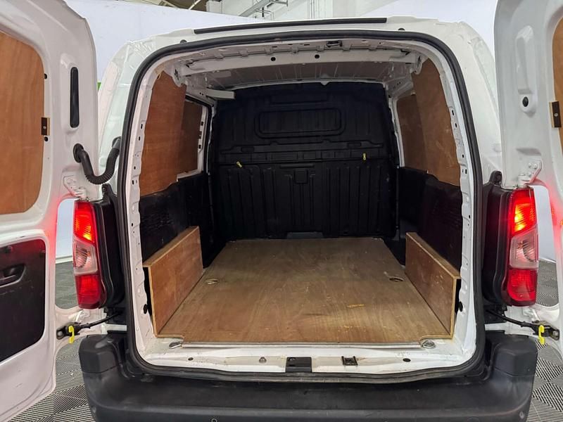 Used Peugeot Partner 2019 White MPV
