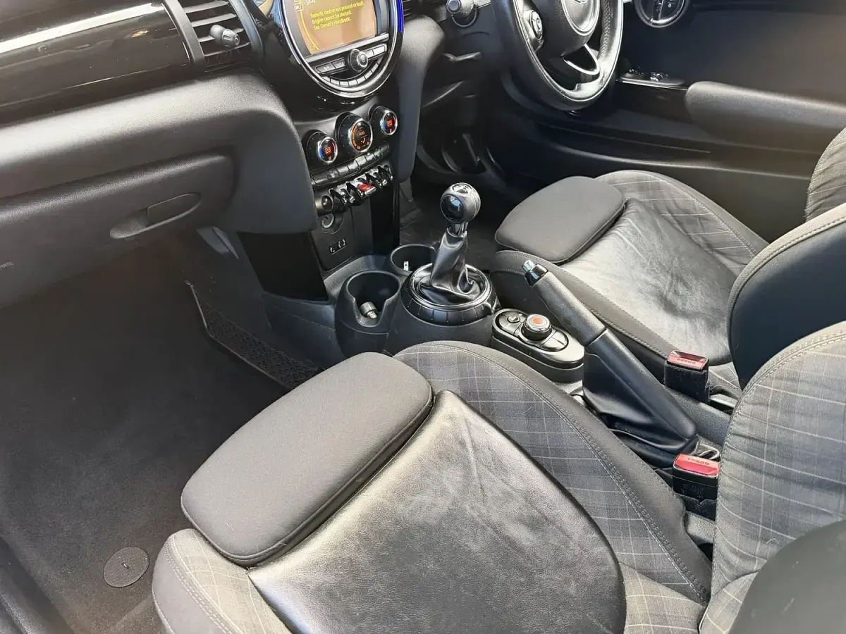 Used Mini Cooper Hatch 136 HP (100 kW) 2016 White Hatchback