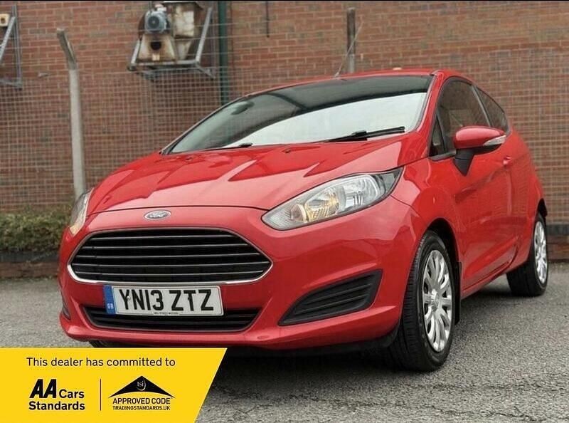 Used Ford Fiesta Style 82 HP (60 kW) 2013 Red Hatchback