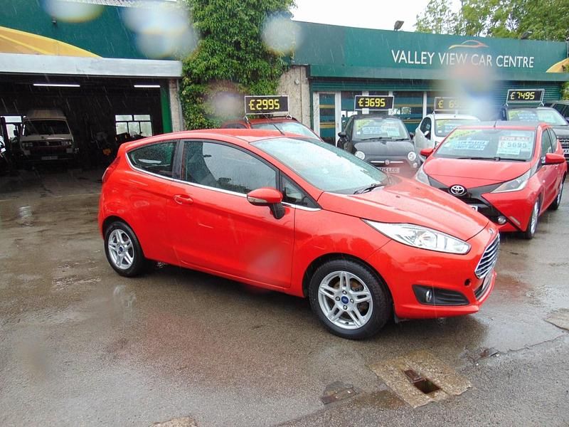 Red Used 2013 Ford Fiesta Zetec Hatchback | £3,695 (Fair price) - Image 1/4