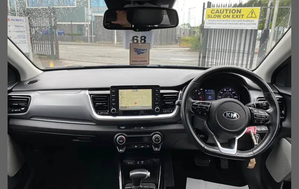 Used Kia Stonic 117 HP (86 kW) 2020 Grey SUV
