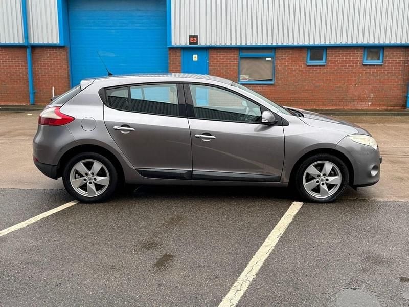 Used Renault Mégane III Dynamique 2009 Grey Hatchback