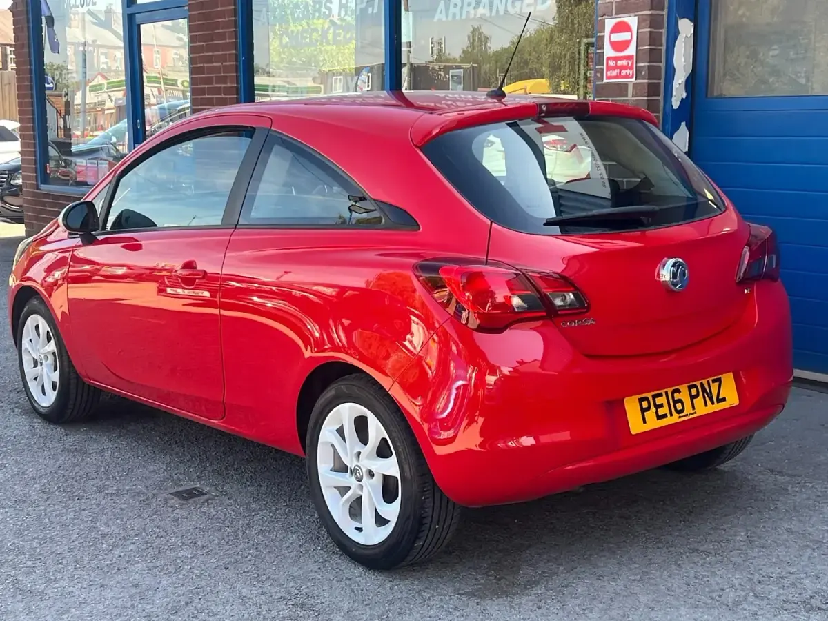 Used Vauxhall Corsa 75 HP (55 kW) 2016 Red Hatchback