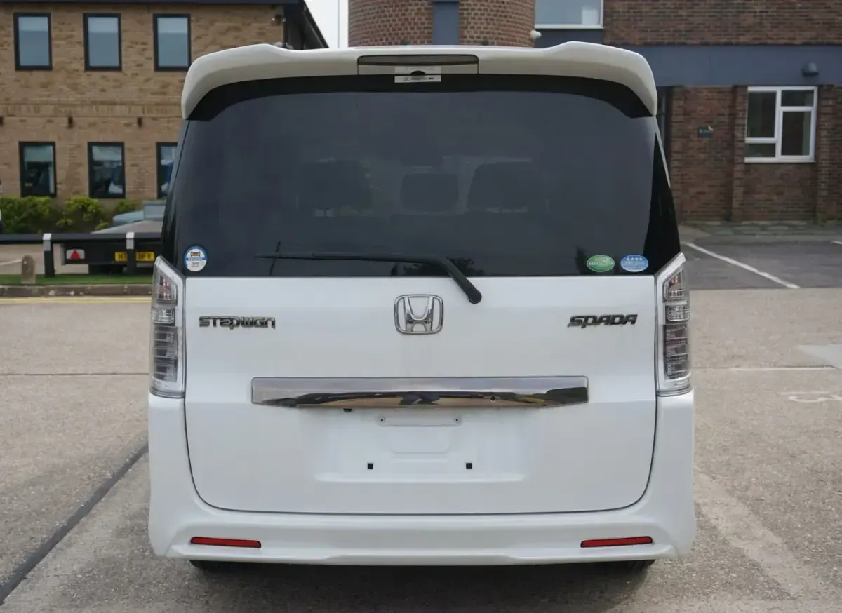 Używany Honda Stepwgn Cool 2013 Biały Minivan