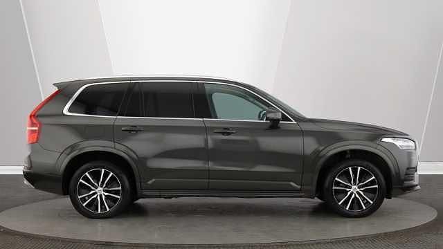 Used Volvo XC90 Momentum 250 HP (183 kW) 2022 SUV