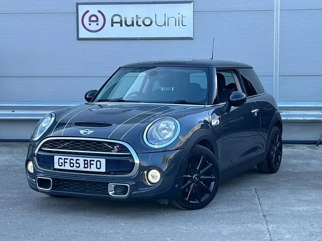 Usado Mini Cooper S Hatch 192 CV (141 kW) 2015 Gris Utilitario