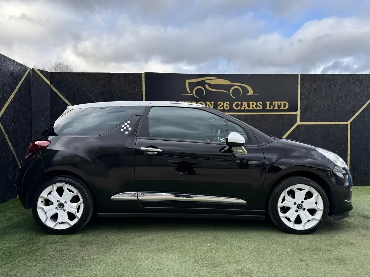 Used Citroën DS3 PureTech 110 HP (80 kW) 2015 Black Hatchback