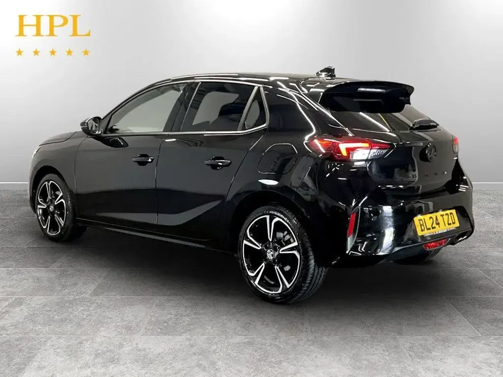 Second-hand Vauxhall Corsa Ultimate 136 CP (100 kW) 2024 Negru Hatchback
