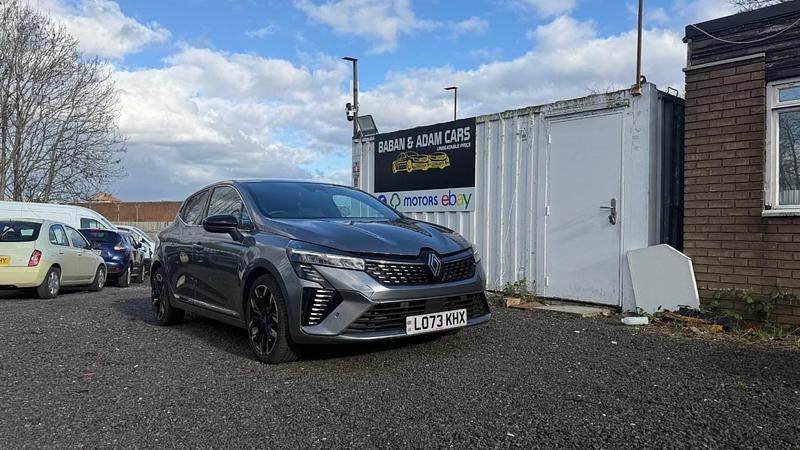 Used Renault Clio V Techno 92 HP (67 kW) 2023 Grey Hatchback