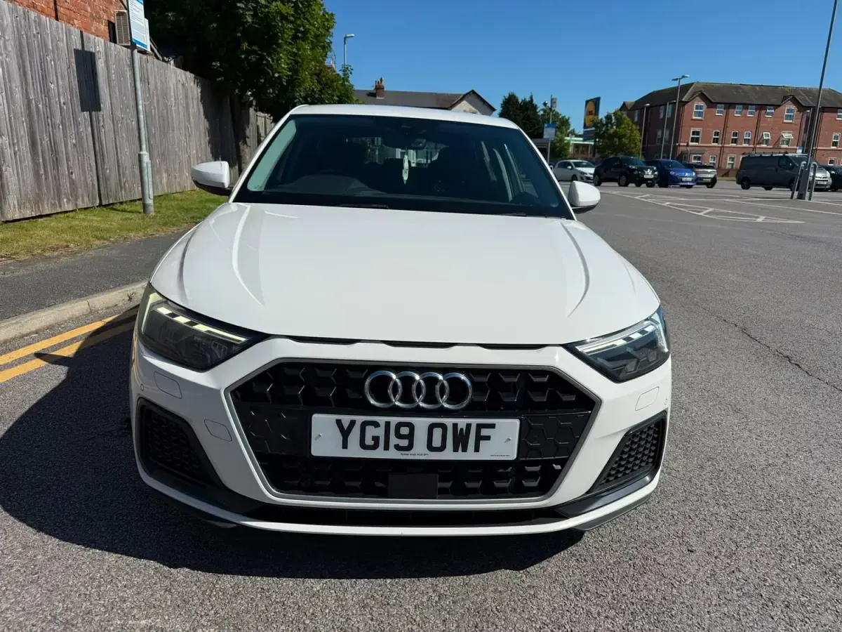 Used Audi A1 Sport 95 HP (69 kW) 2019 White SUV