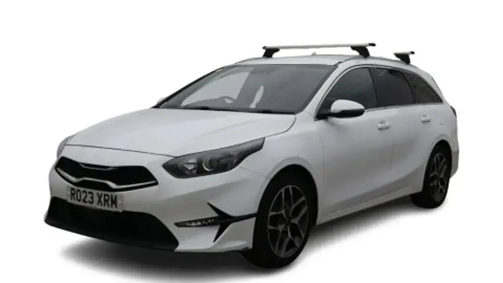 Used Kia Ceed 2023 White Hatchback