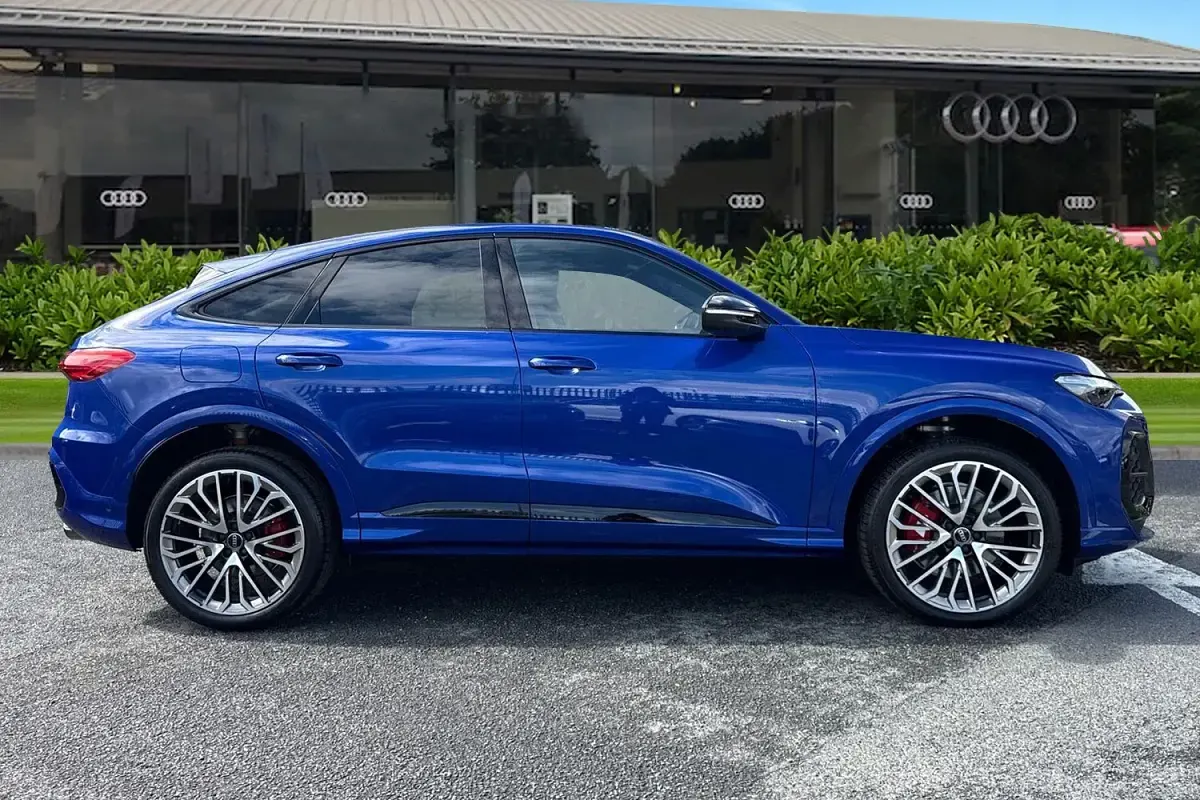 Novo Audi SQ5 Sportback Black Edition 2026 Azul SUV