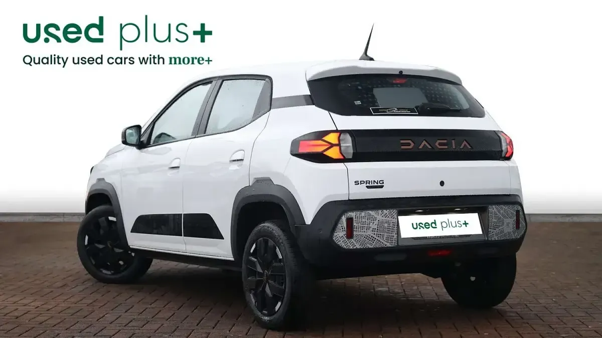Used Dacia Spring Extreme 47 kW (65 HP) 2024 White Hatchback