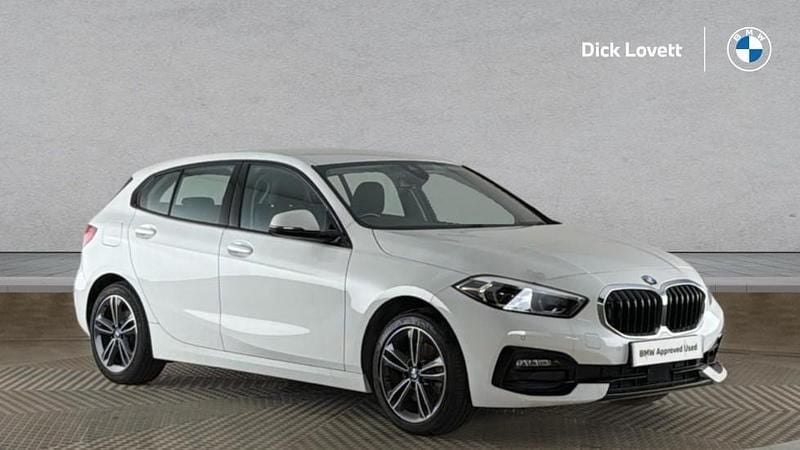 Used BMW 118 Sport Line 134 HP (98 kW) 2022 White Hatchback