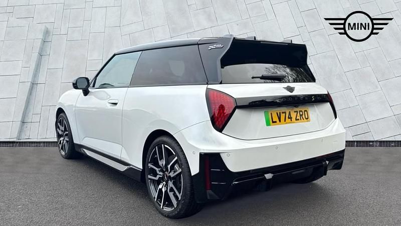 Used Mini Cooper SE Hatch 158 kW (215 HP) 2024 White Hatchback