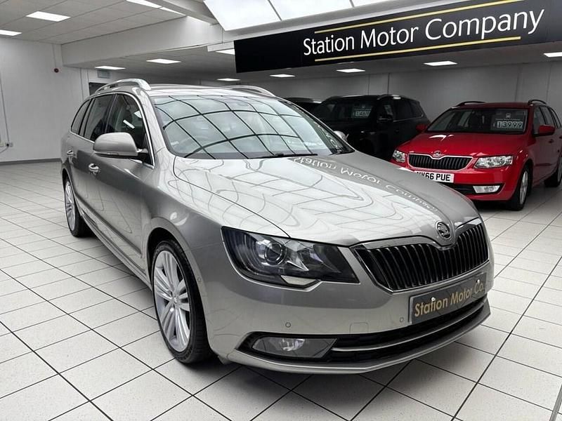 Used Skoda Superb Elegance 170 HP (125 kW) 2013 Beige Estate