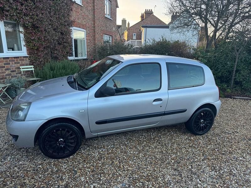 Used Renault Clio II Campus 2008 Silver Hatchback
