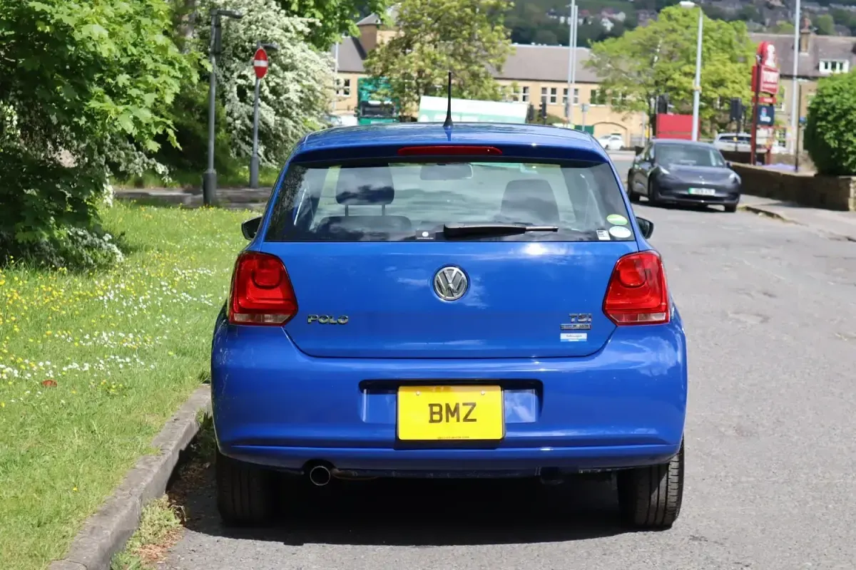 Begagnad VW Polo Comfortline 2013 Blå Halvkombi