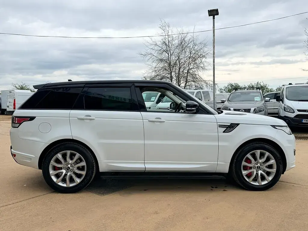 Używany Land Rover Range Rover Autobiography Dynamic 275 KM (202 kW) 2015 Biały SUV