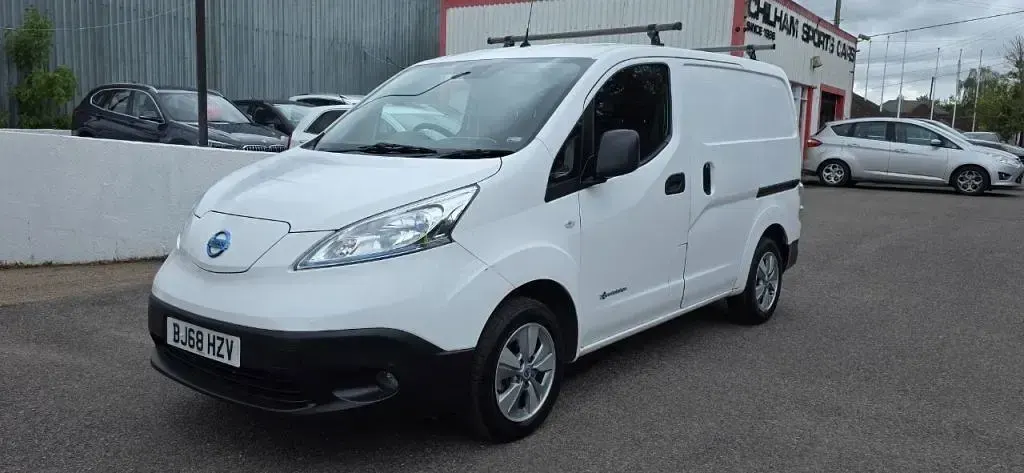 Używany Nissan e-NV200 Tekna 80 kW (109 KM) 2018 Biały Minivan