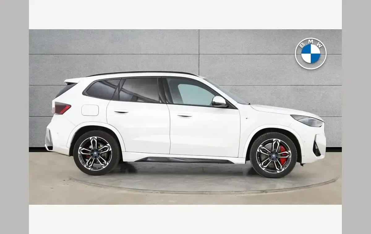 Begagnad BMW iX1 M Sport 150 kW (204 HK) 2024 Vit SUV