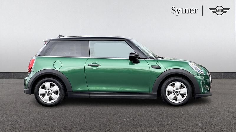 Used Mini Cooper Classic 134 HP (98 kW) 2022 Green Hatchback