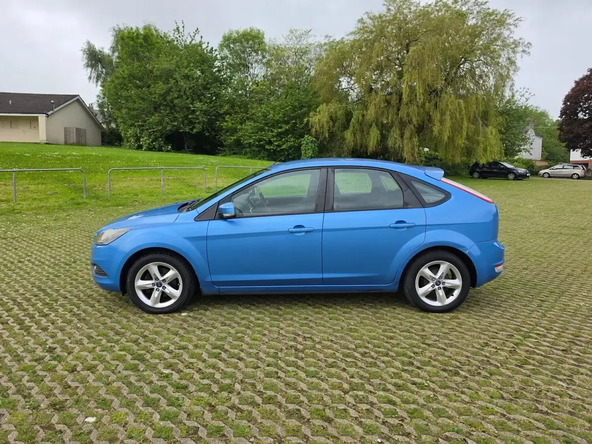Used Ford Focus Zetec 99 HP (72 kW) 2009 Blue Hatchback