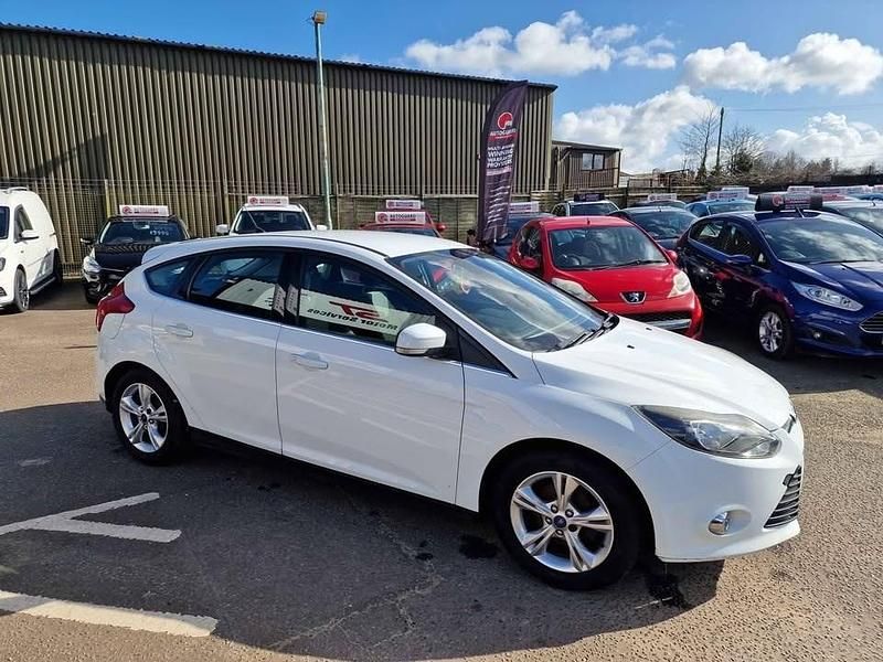 Used Ford Focus Zetec 2013 White Hatchback
