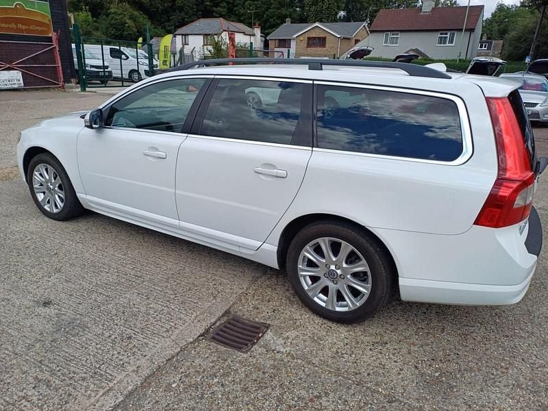 White Used 2024 Volvo V70 Estate | £7,495 - Image 1/4