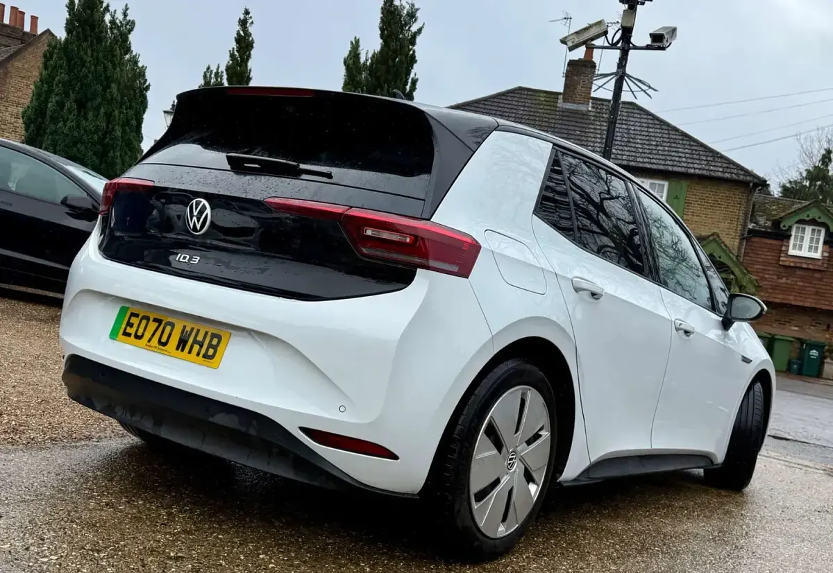 Begagnad VW ID.3 Pro Performance 150 kW (204 HK) 2020 Vit Halvkombi